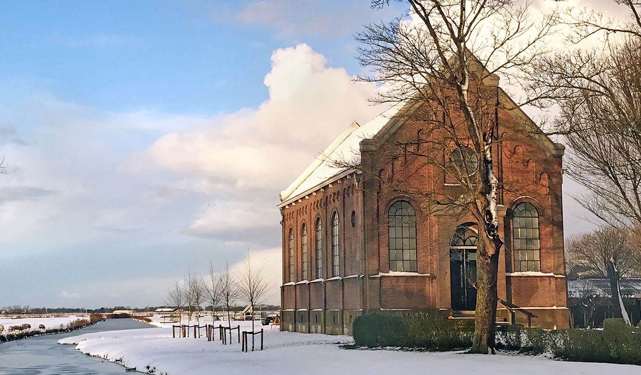Kerkje Middelie in de Winter